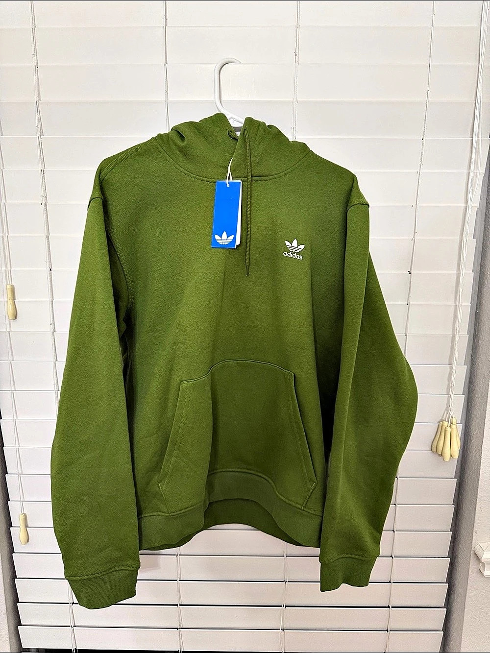 NWT Adidas Essentials Hoodie Green Hoodie Size Medium NWT